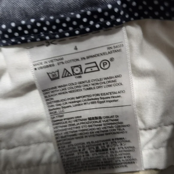 Banana Republic Factory Hampton Fit Y2K Low Rise Khaki Trouser Shorts, Sz 4, EUC - Picture 8 of 8